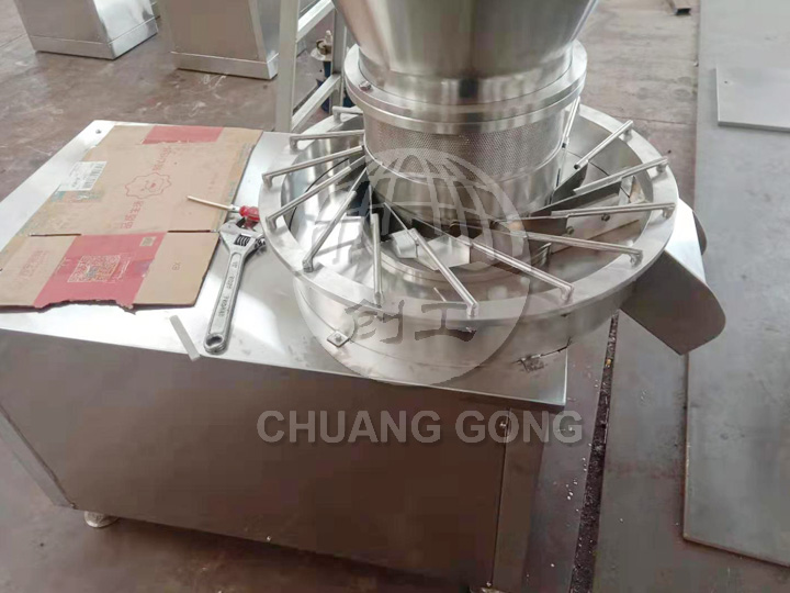 GZL刮板式旋转制粒机